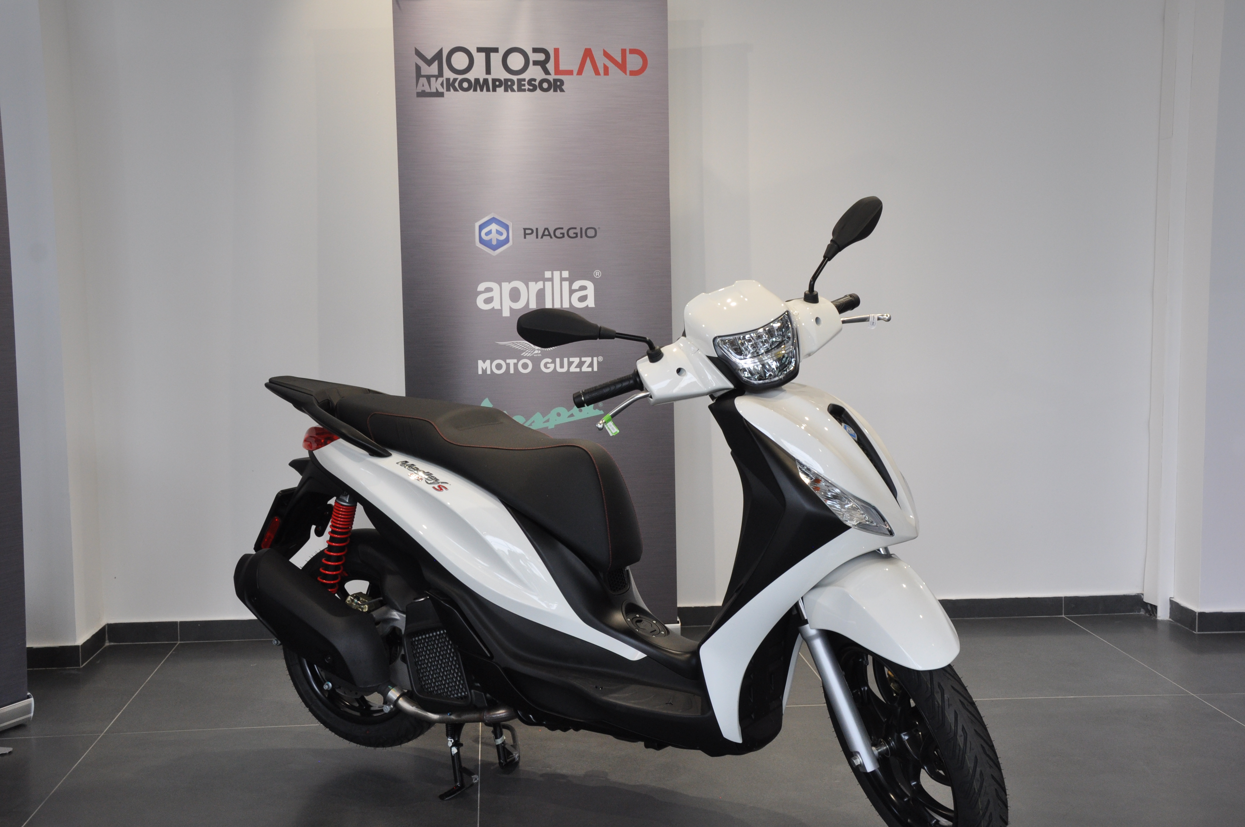 Moto Piaggio Medley 150 Km0 Mpe Piaggio Piaggio Medley AK