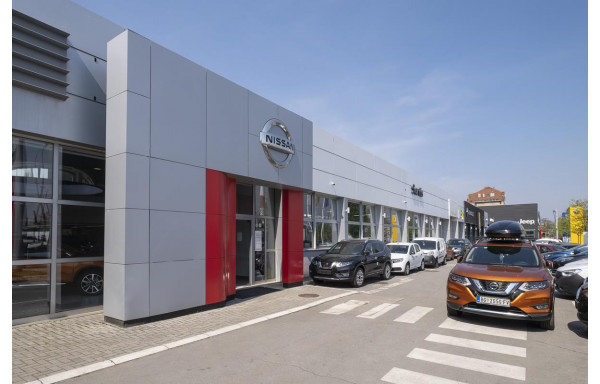 Nissan salon