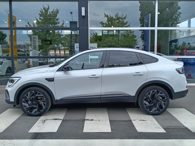 RENAULT MEGANE CONQUEST Esprit Alpine mild hybrid TCe 160 EDC 