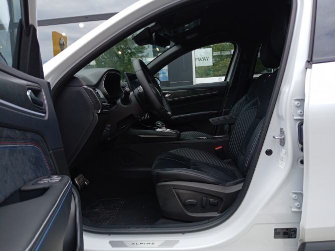 RENAULT MEGANE CONQUEST Esprit Alpine mild hybrid TCe 160 EDC 