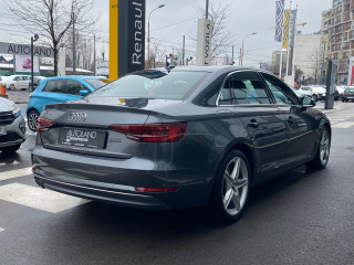 Audi A4 2.0 TDI S-line 