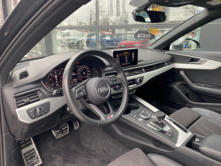 Audi A4 2.0 TDI S-line 
