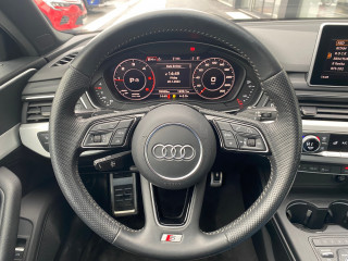 Audi A4 2.0 TDI S-line 