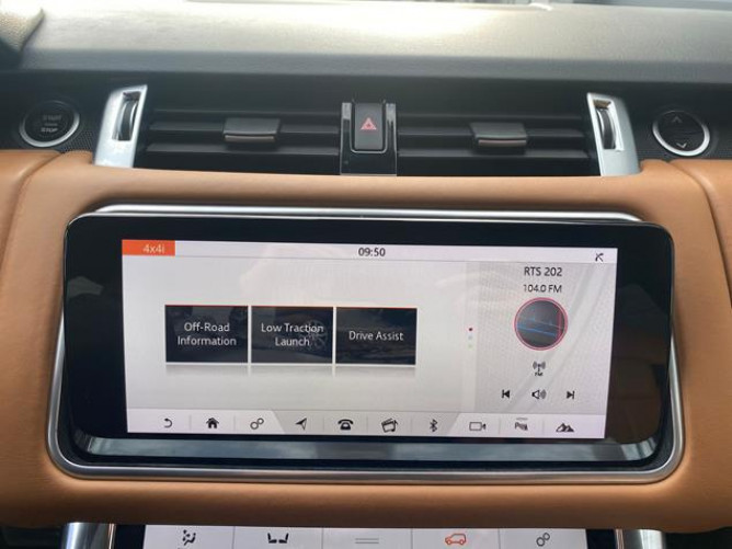 Land Rover Range Rover Sport 3.0 HSE AUT 4WD 