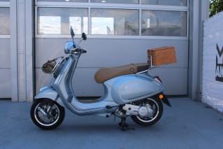 Vespa Primavera PICNIC 