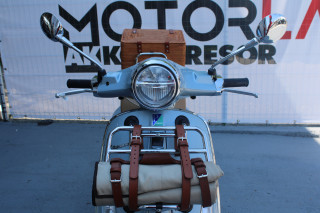 Vespa Primavera PICNIC 