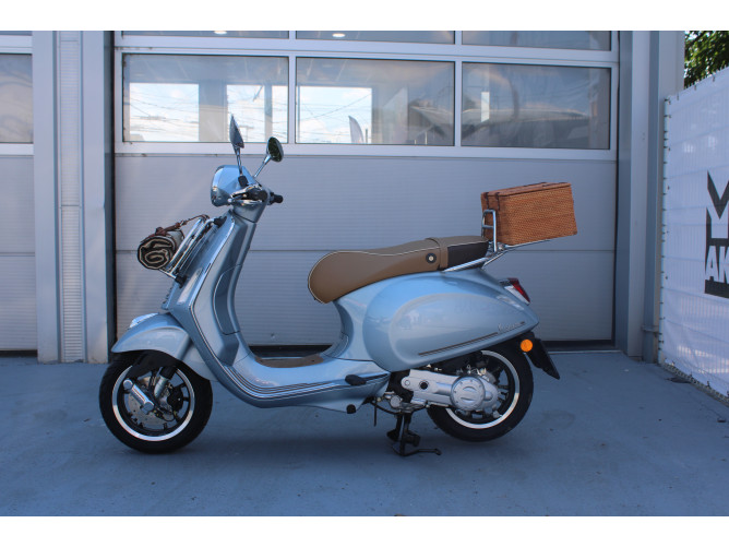 Vespa Primavera PICNIC 