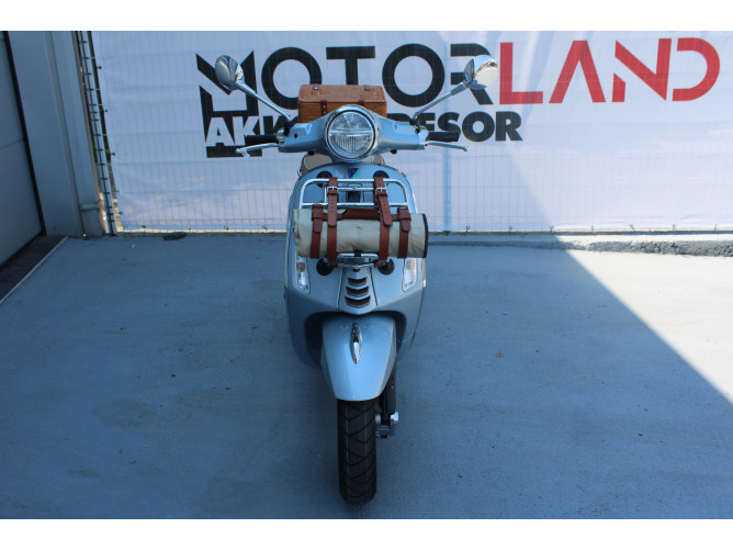 Vespa Primavera PICNIC 