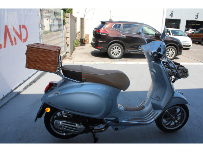 Vespa Primavera PICNIC 