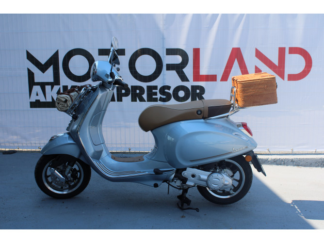 Vespa Primavera PICNIC 