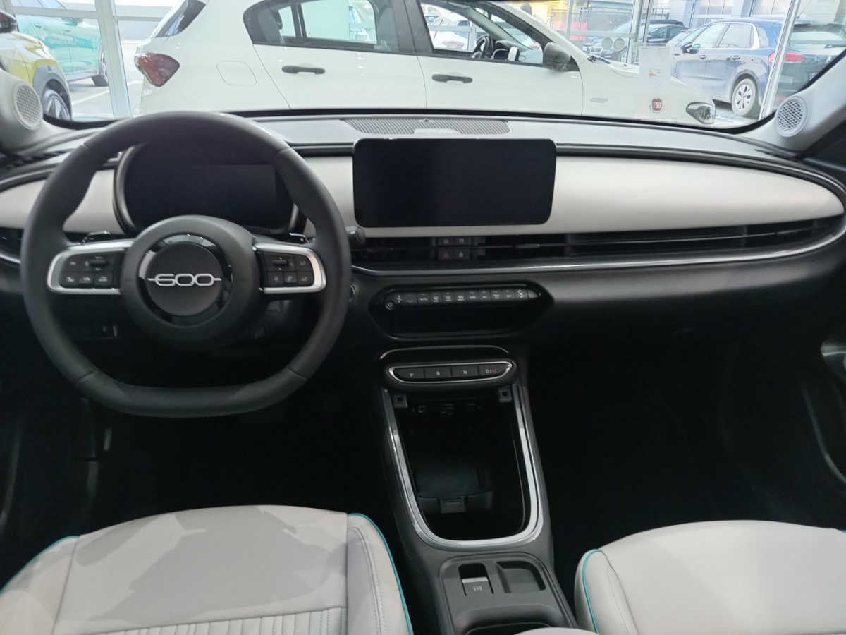 FIAT 600 1.2 136KS MHEV DCT6 La Prima