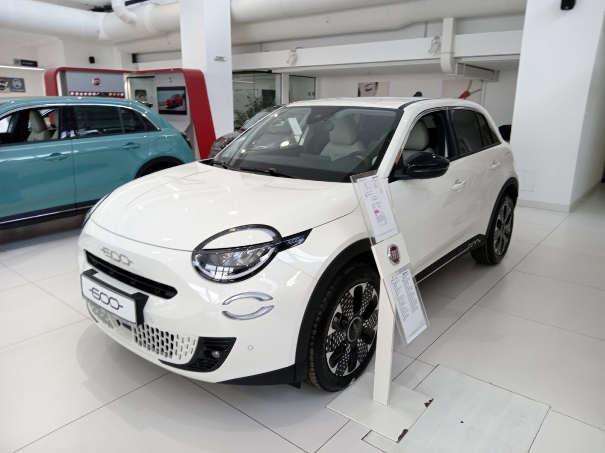 FIAT 600 1.2 136KS MHEV DCT6 La Prima