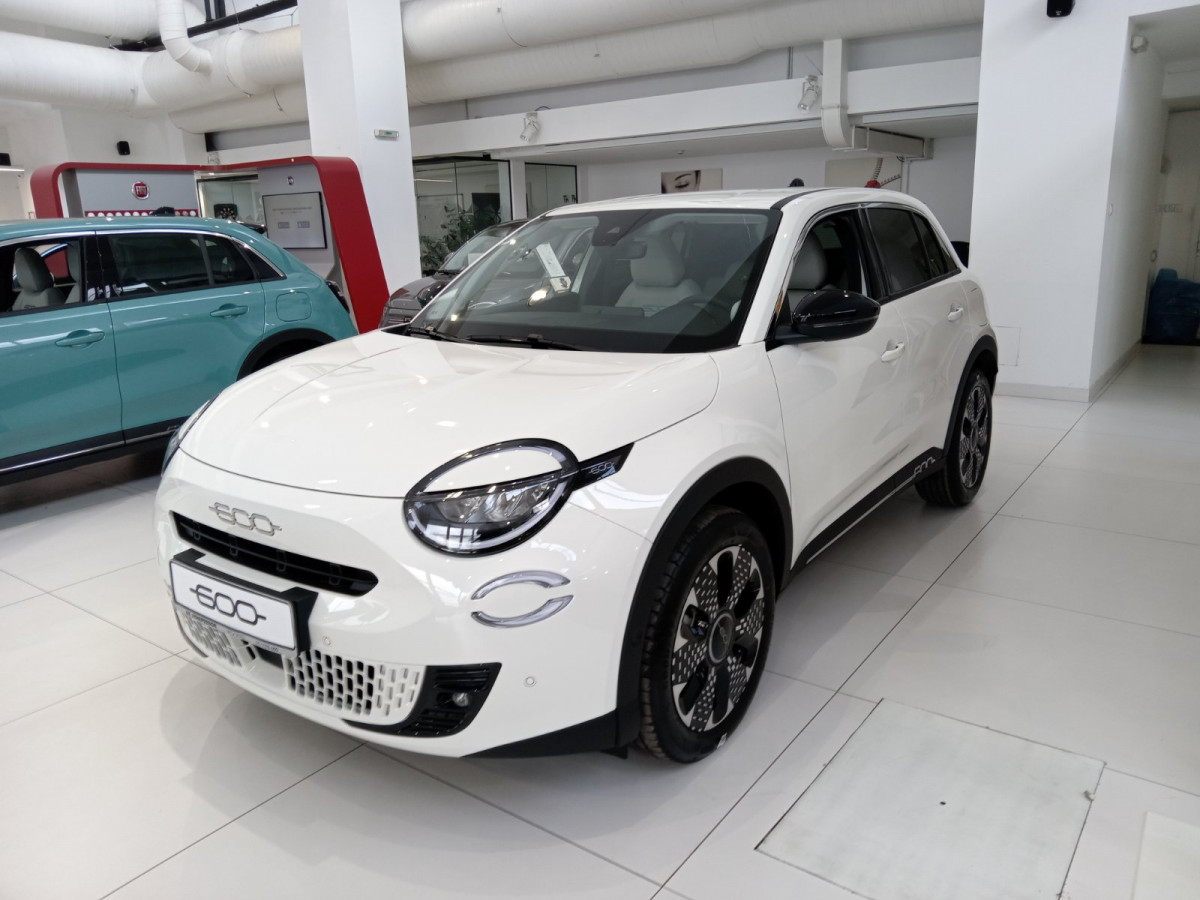 FIAT 600 1.2 136KS MHEV DCT6 La Prima