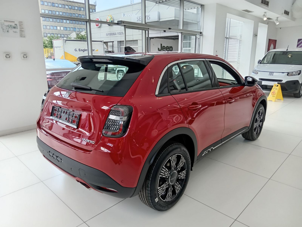 FIAT 600 1.2 136KS MHEV DCT6 Style Comfort