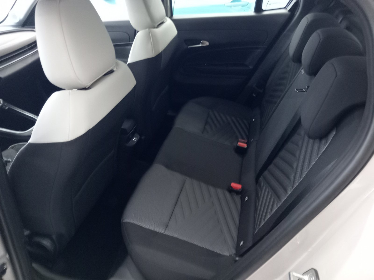 FIAT 600 1.2 100 KS MHEV DCT6 ICON + TECH 