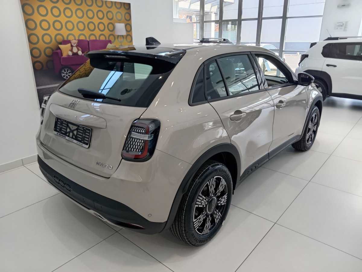 FIAT 600 1.2 100 KS MHEV DCT6 ICON + TECH