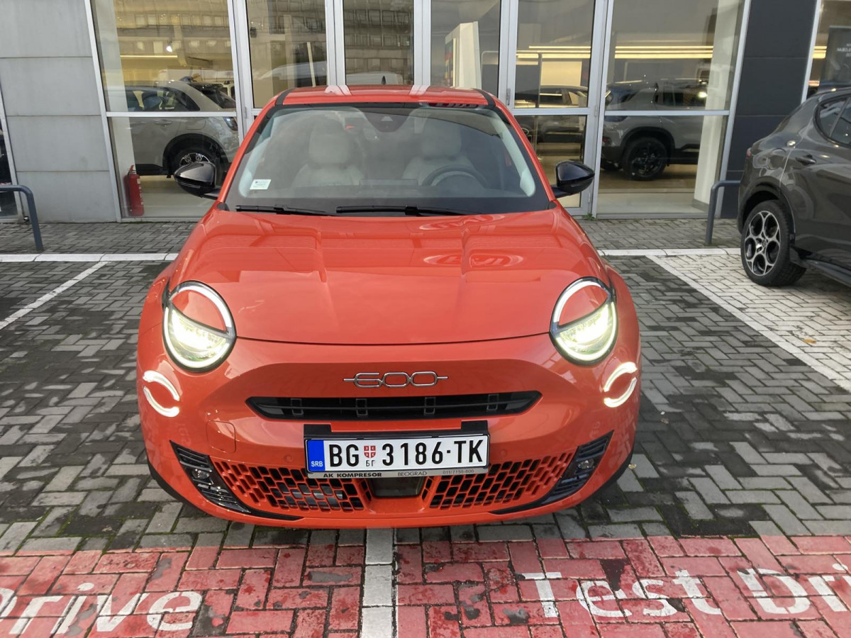 FIAT 600 1.2 136KS MHEV DCT6 La Prima DEMO 