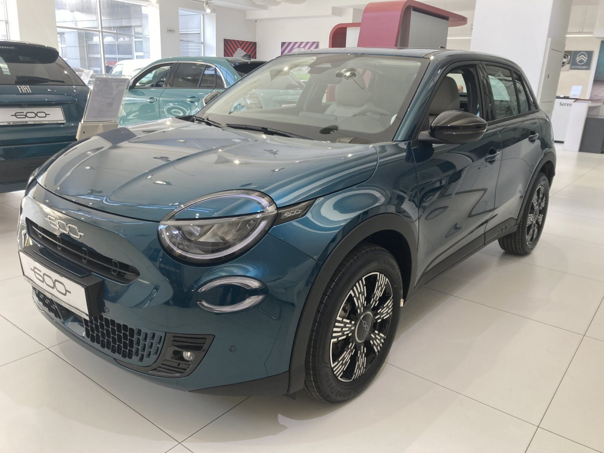 FIAT 600 1.2 100 KS MHEV DCT6 ICON + TECH 