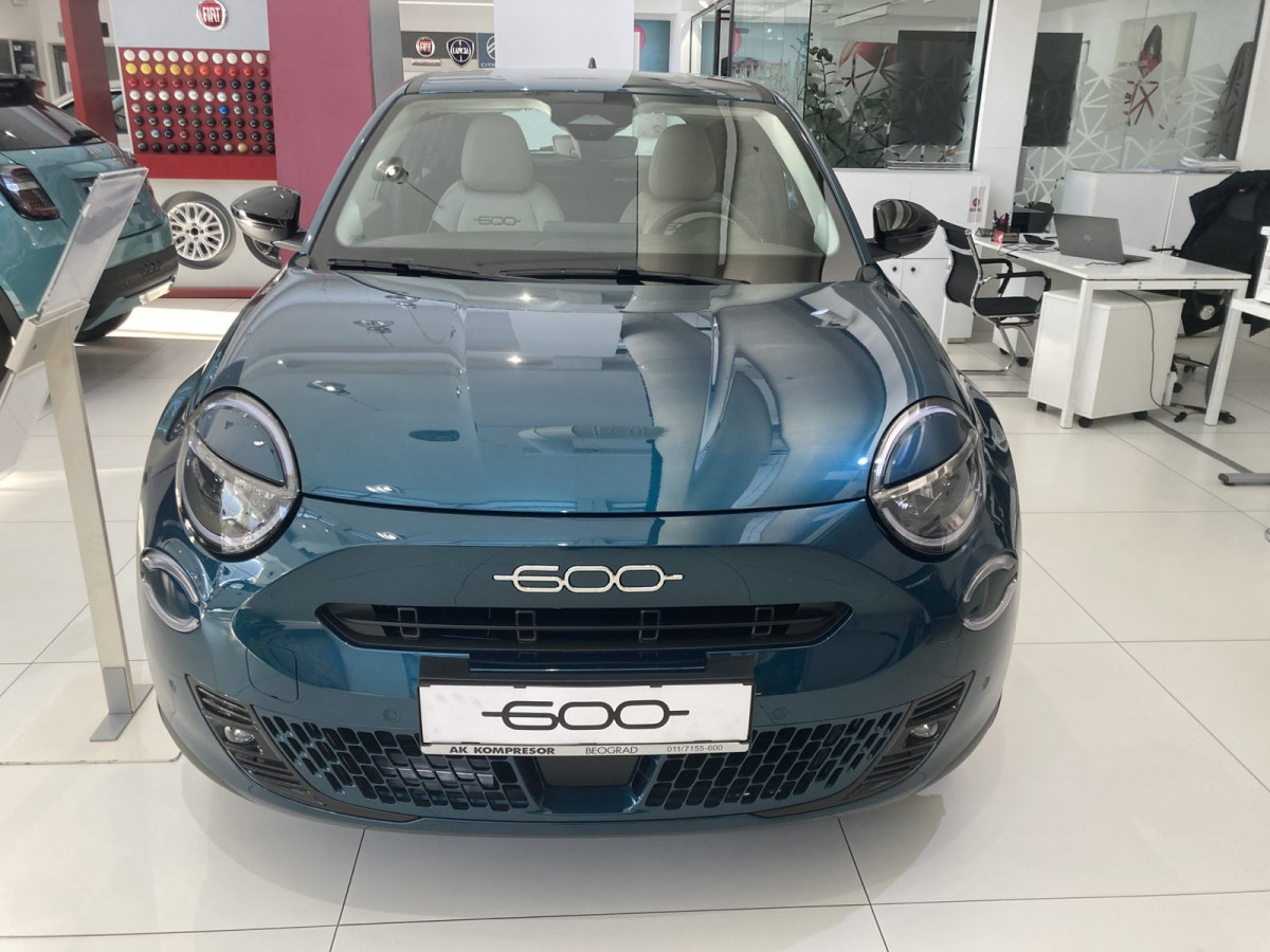 FIAT 600 1.2 100 KS MHEV DCT6 ICON + TECH 