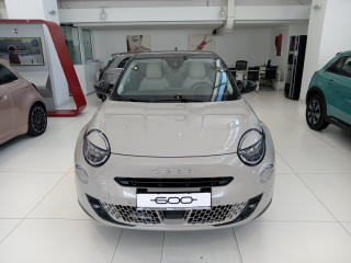 FIAT 600 1.2 136KS MHEV DCT6 La Prima
