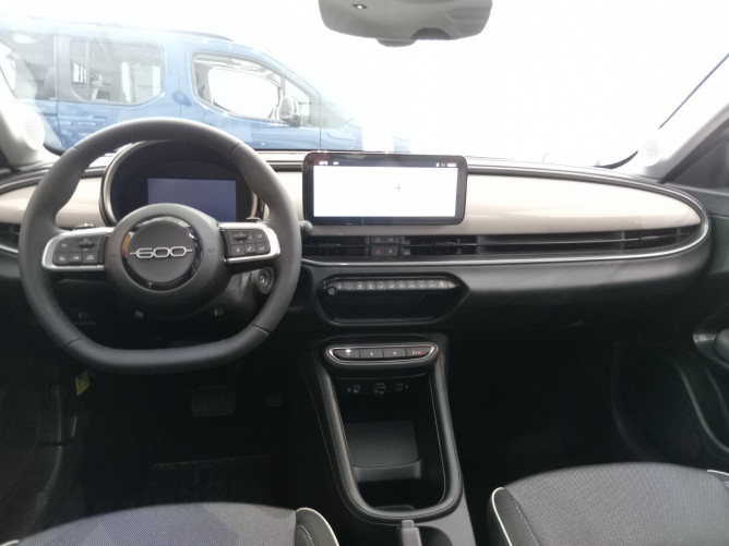 FIAT 600 1.2 136KS MHEV DCT6 Style 