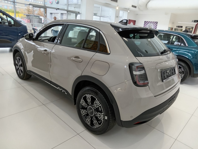 FIAT 600 1.2 136KS MHEV DCT6 Style 