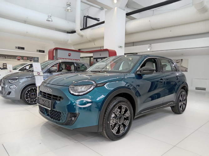 FIAT 600 1.2 136KS MHEV DCT6 Style 