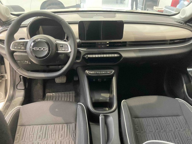 FIAT 600 1.2 136KS MHEV DCT6 Style Comfort 