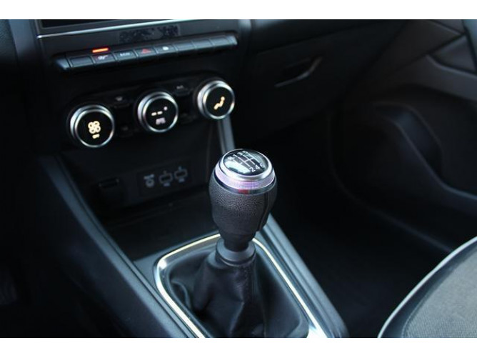Renault Captur 1.0 tCe Intense 