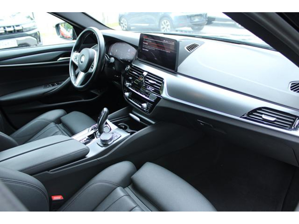 BMW 520 2.0 D XDRIVE 