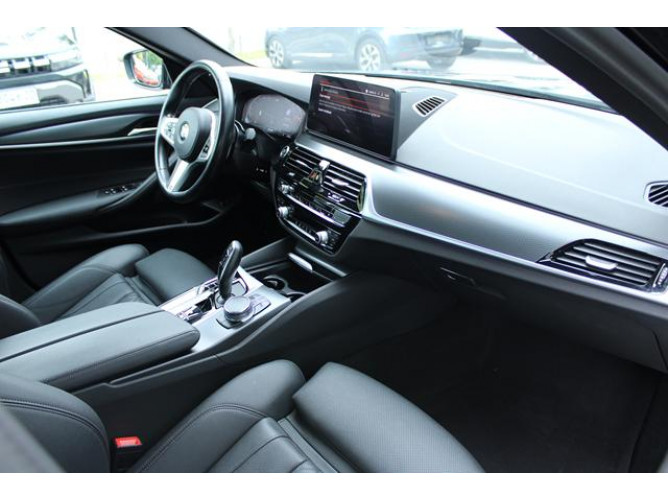 BMW 520 2.0 D XDRIVE 