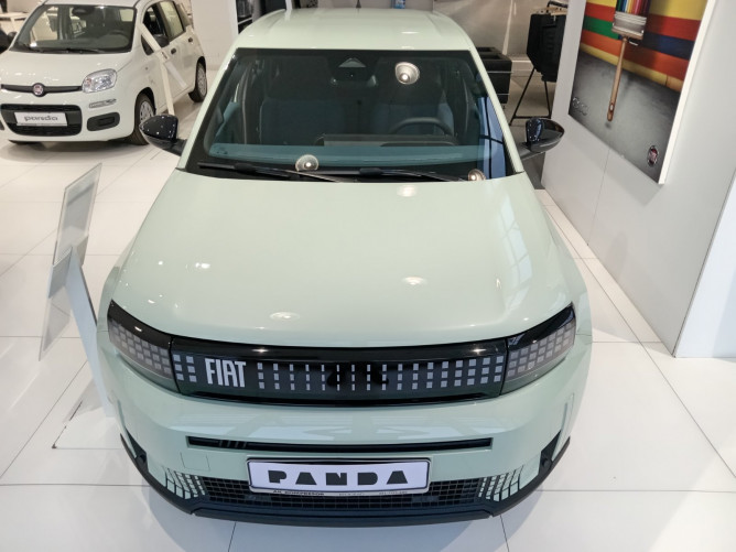 Fiat Grande Panda 1.2 100KS HIBRID eDCT ICON + TECH 