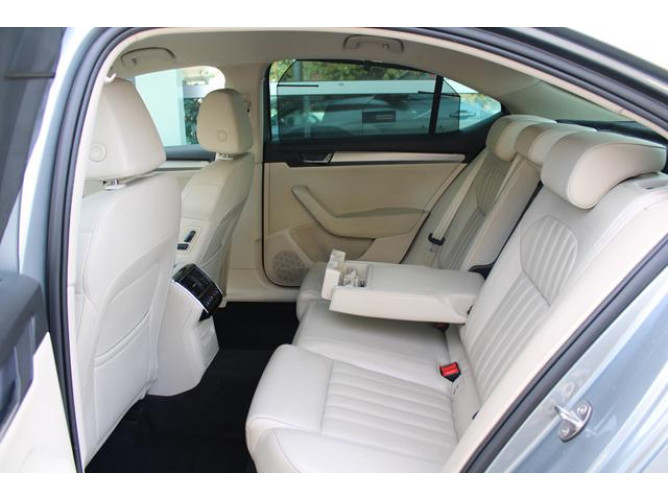 Škoda Superb 2.0 TDI STYLE 4X4 