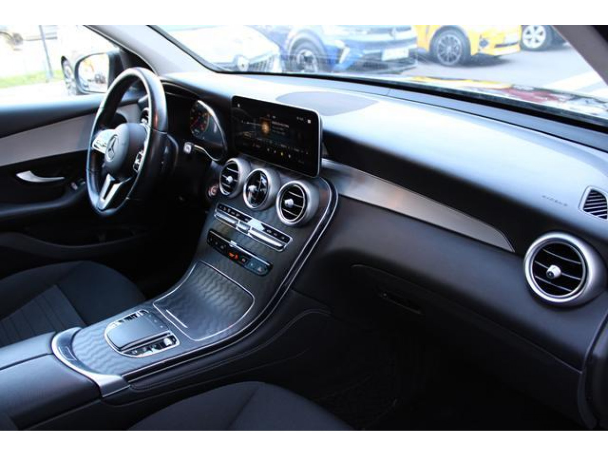 MERCEDES BENZ GLC 220D 4MATIC 