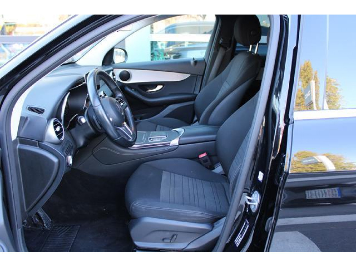 MERCEDES BENZ GLC 220D 4MATIC 