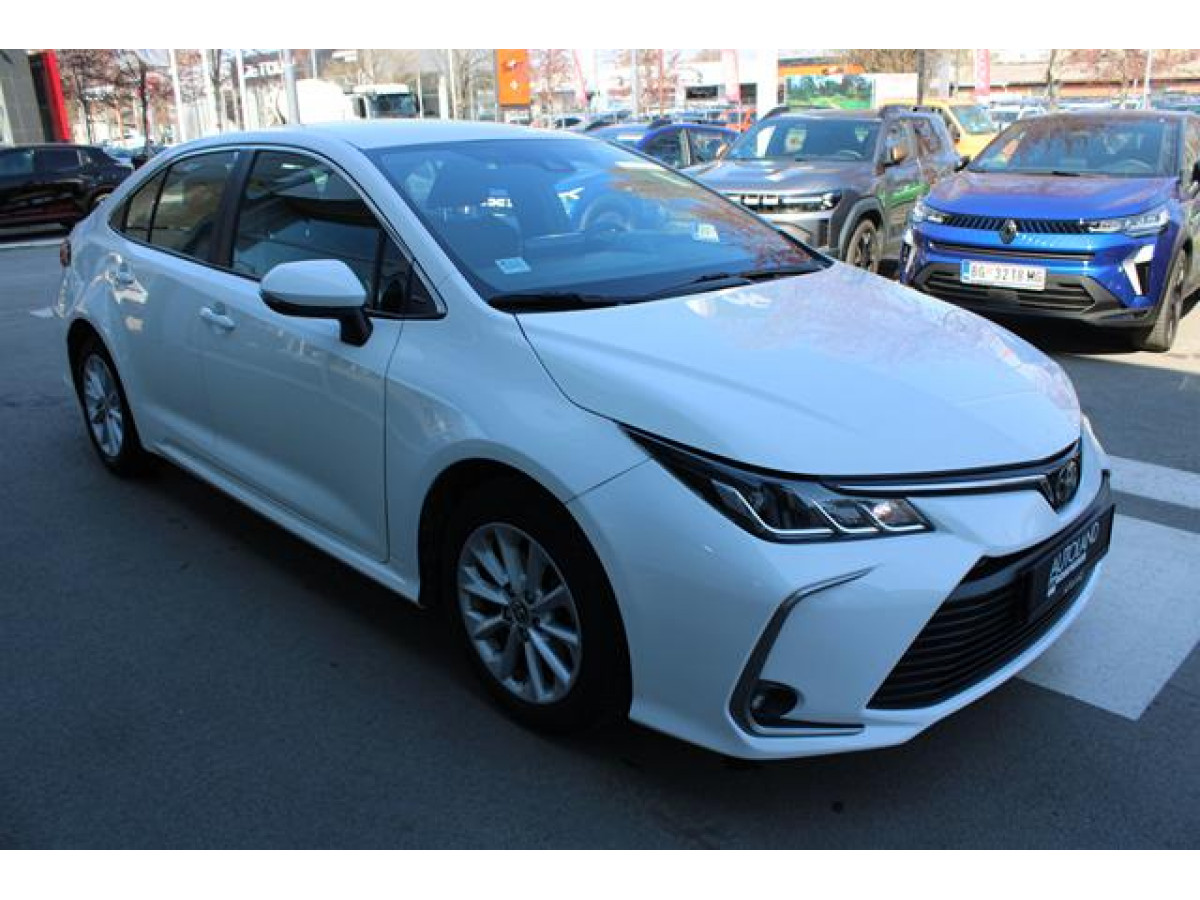 Toyota Corolla 1.5 Luna 