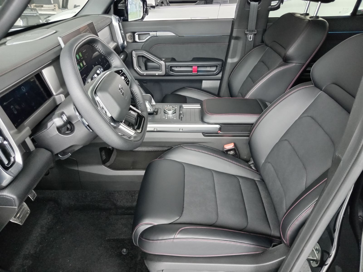 Jetour T2 2.0 TD 250ks LUX 