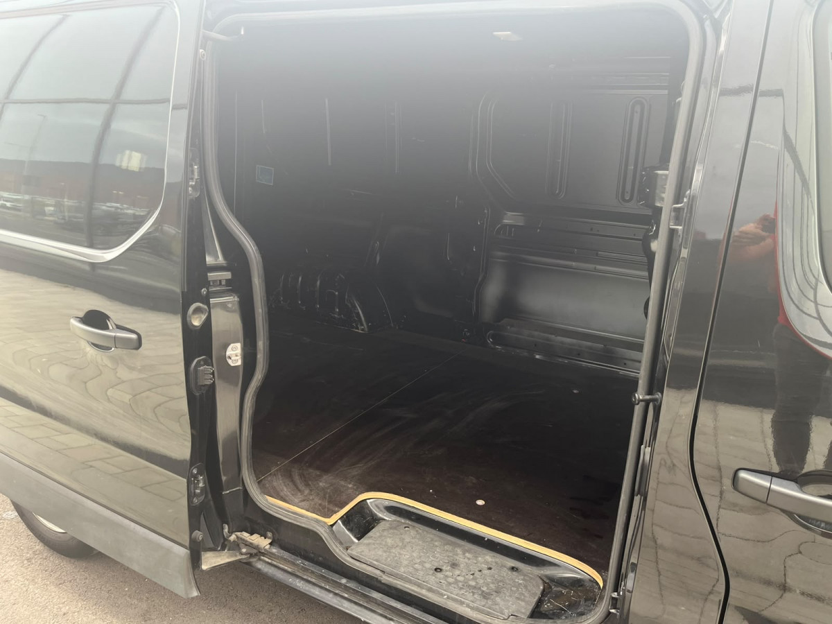 Renault Trafic 2.0 dCi 