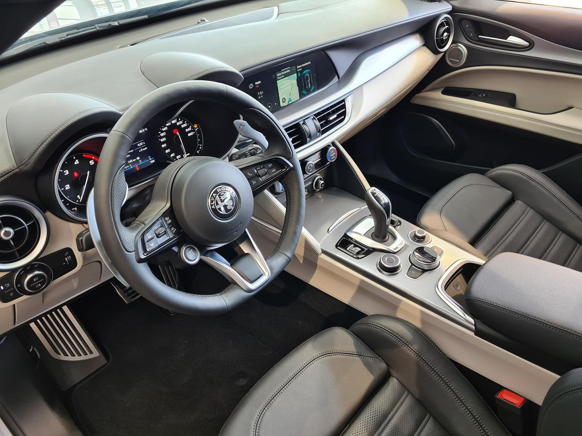 Alfa Romeo Stelvio 2.2 210ks AT8 Q4 Veloce