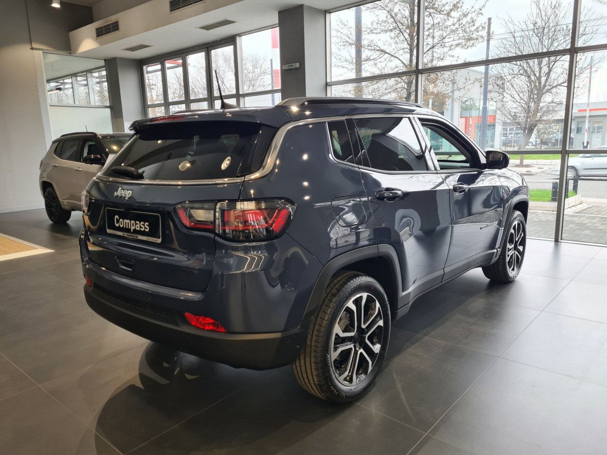 Jeep Compass 1.6mjet 130ks MT Limited -pack 2
