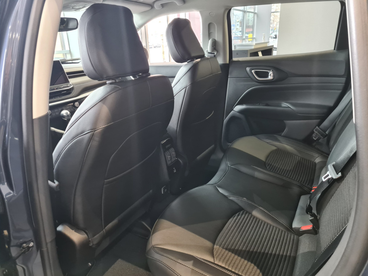 Jeep Compass 1.6mjet 130ks MT Limited -pack 2