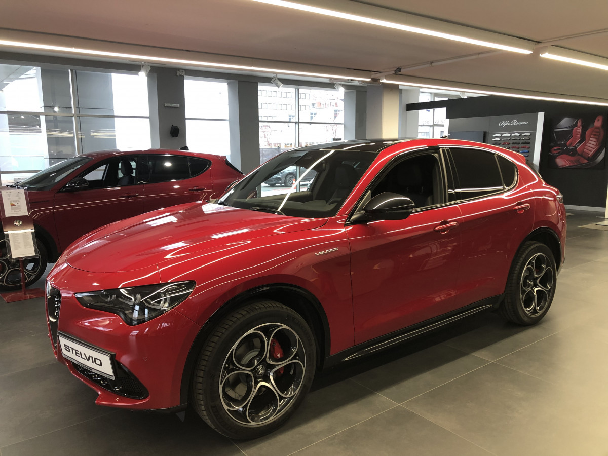 Alfa Romeo Stelvio 2.0 Petrol 280KS Q4 AT8 VELOCE
