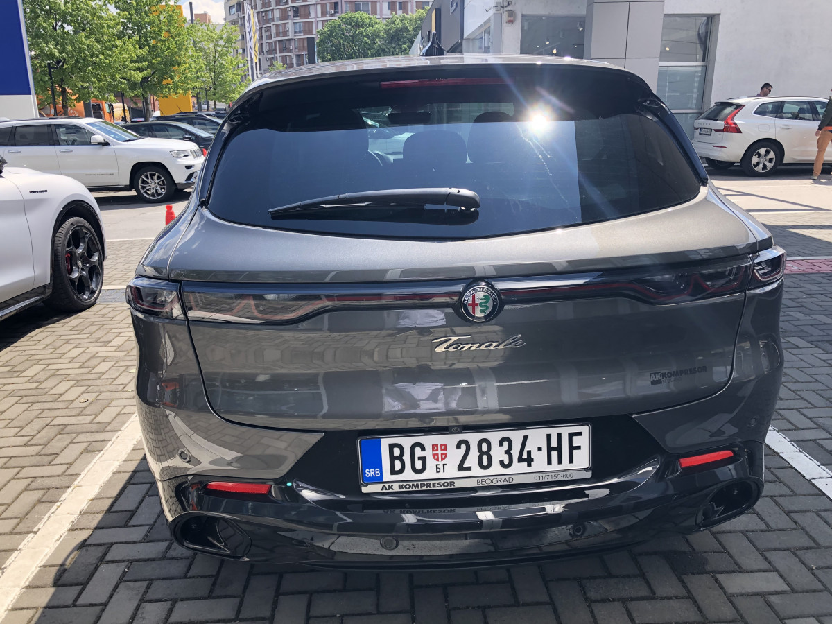 Alfa Romeo Tonale 1.5 MHEV 160ks+20ks FWD DCT7 VELOCE