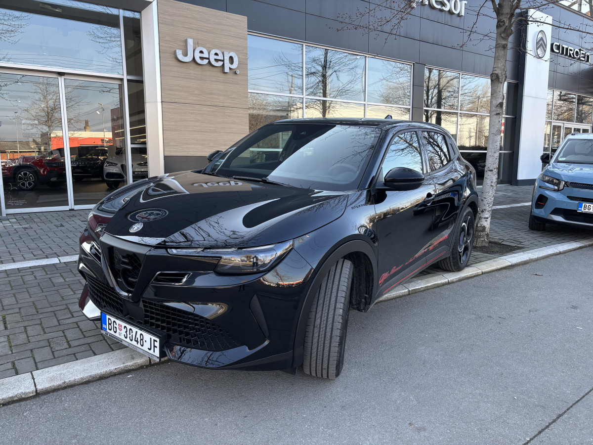 Alfa Romeo Junior 1.2 136ks MHEV DCT6 SPECIALE DEMO