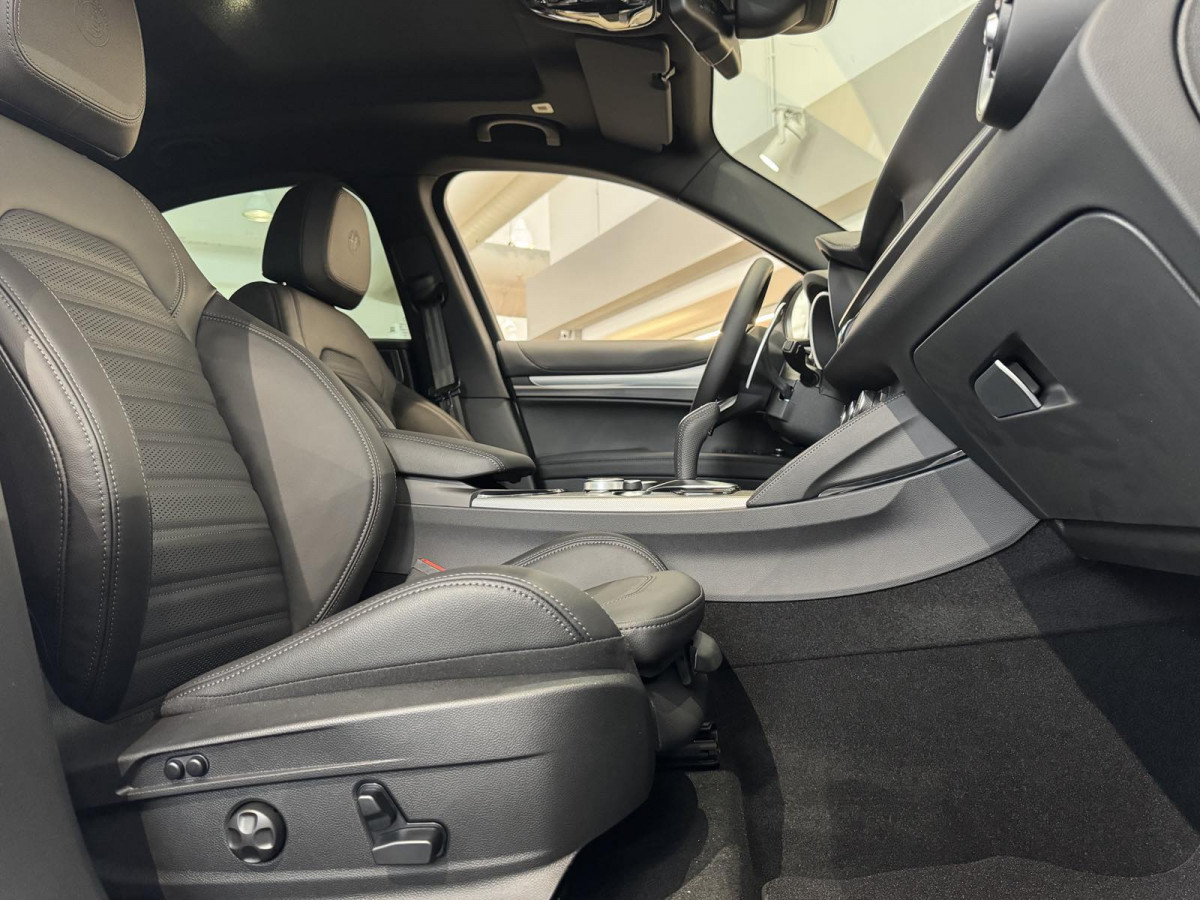 Alfa Romeo Stelvio 2.0 Petrol 280KS Q4 AT8 VELOCE 