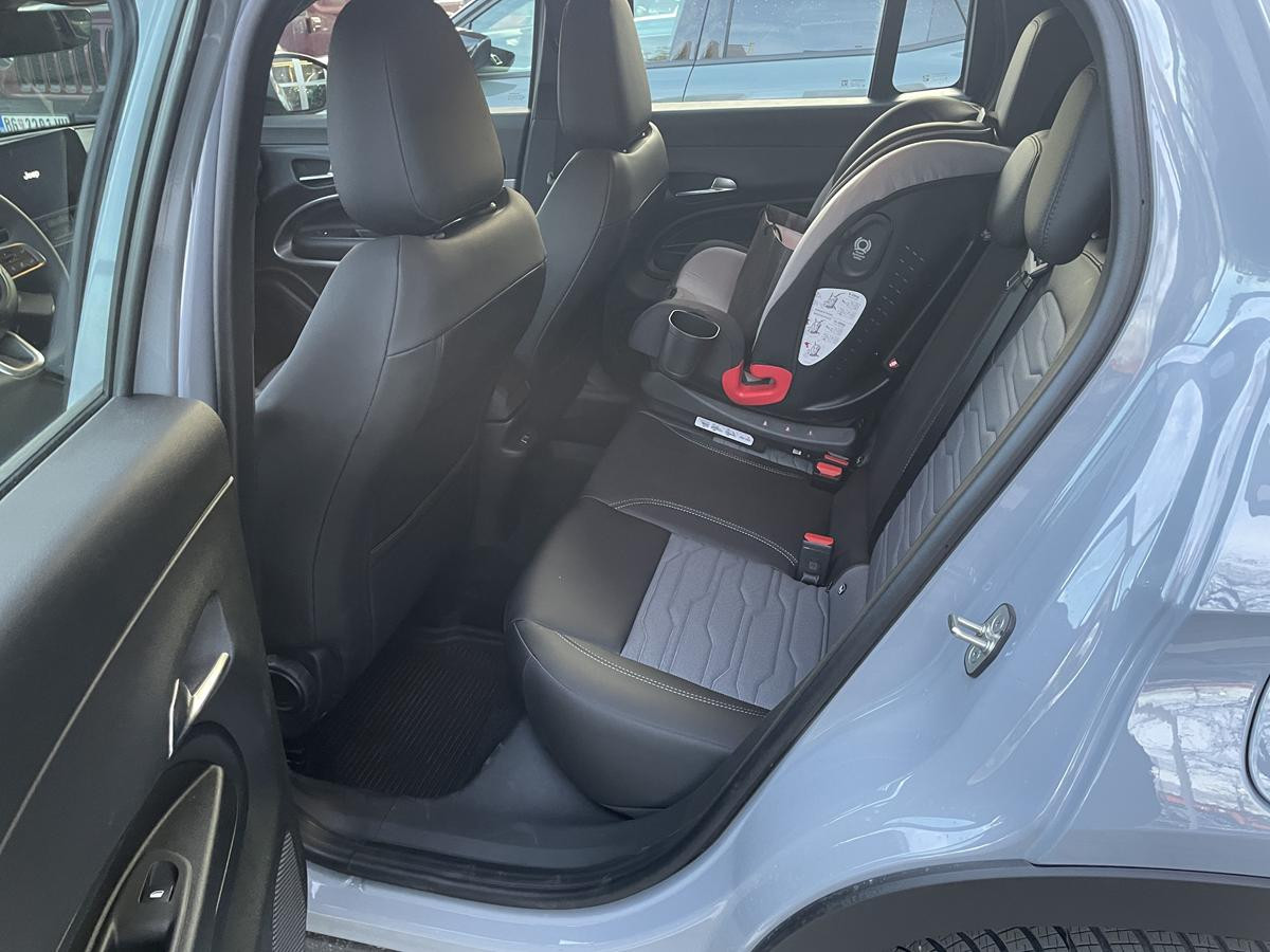 Jeep Avenger MHEV 1.2 136ks DCT6 UPLAND 4X4e - DEMO 