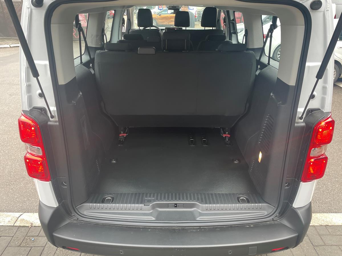 COMBI 8+1 XL 2,0 HDI 180 EAT8 + NR02