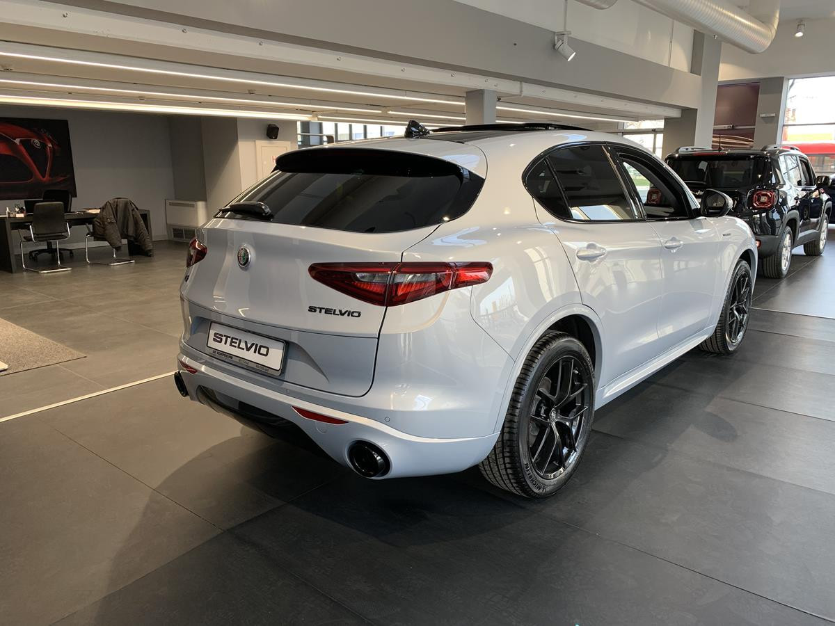 Alfa Romeo Stelvio 2.0 280ks AT8 Q4 Veloce