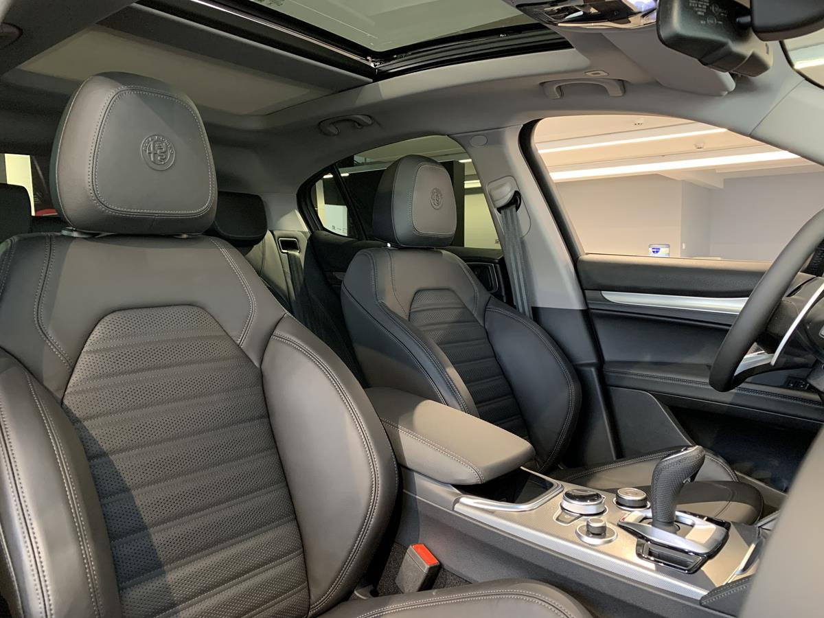 Alfa Romeo Stelvio 2.0 280ks AT8 Q4 Veloce