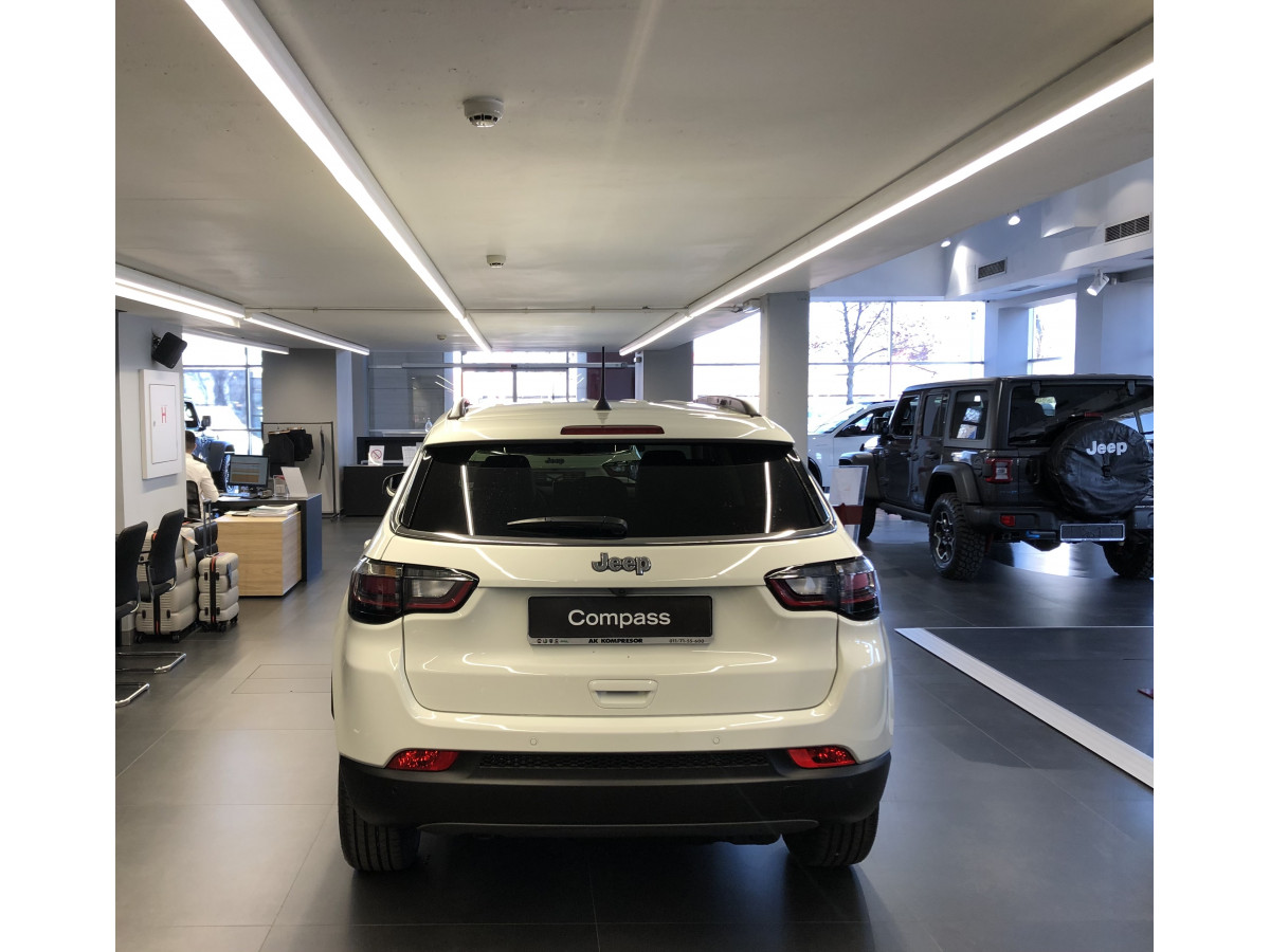 Jeep Compass e-Hybrid 1.5 MHEV 130ks+20ks DCT7 Limited - Pack 2